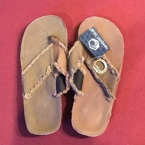 NWT Newport Blue Bottle/Beer Opener Flip Flops